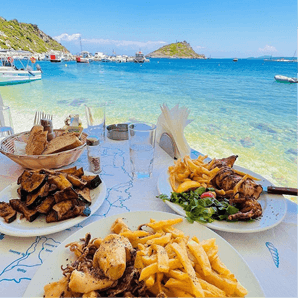 Essen am Strand von Griechenland