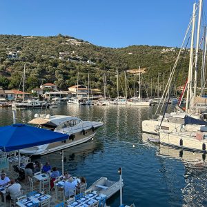 Essen im Hafen von Lefkada